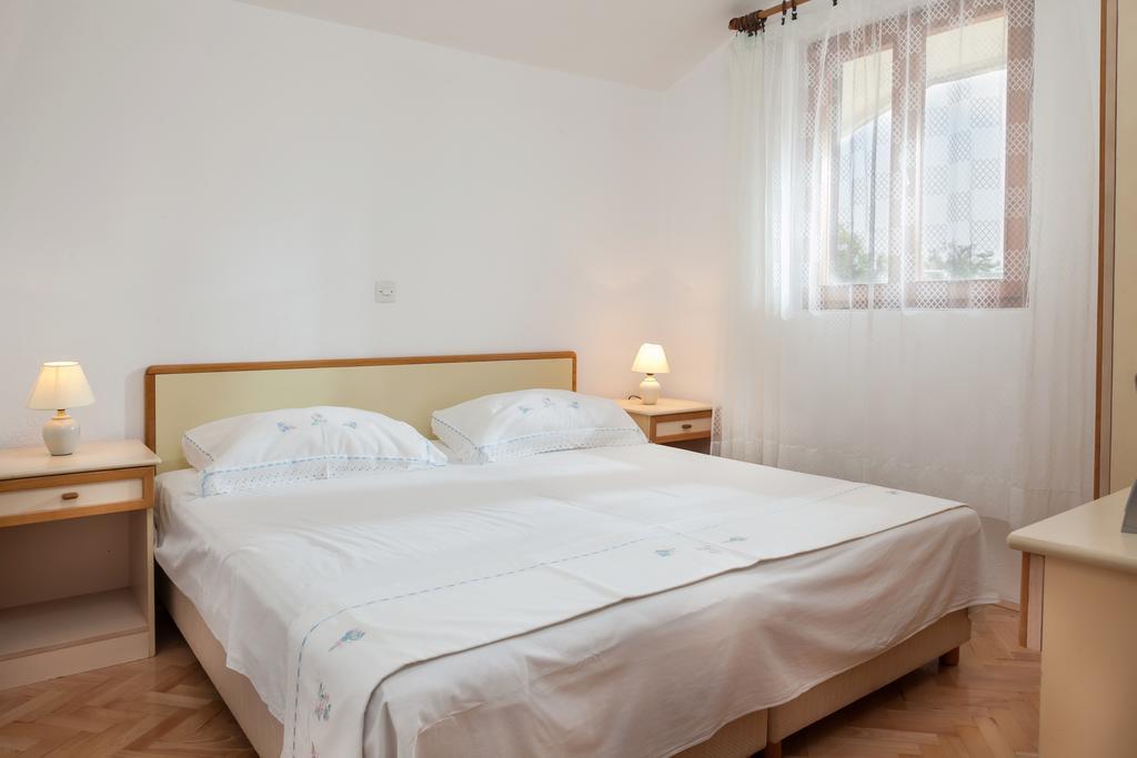 Kornelija 2 Apartment Podgora Room photo