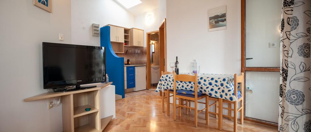 Kornelija 2 Apartment Podgora Room photo