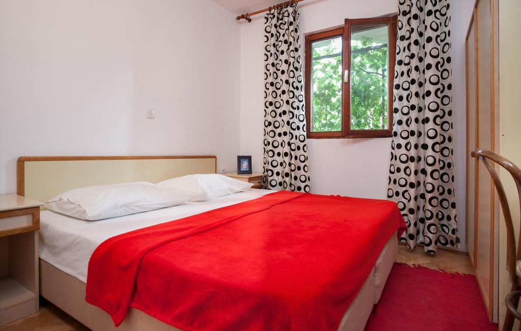 Kornelija 2 Apartment Podgora Room photo
